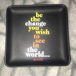 Small flat dish change u wish 2 b c in the world